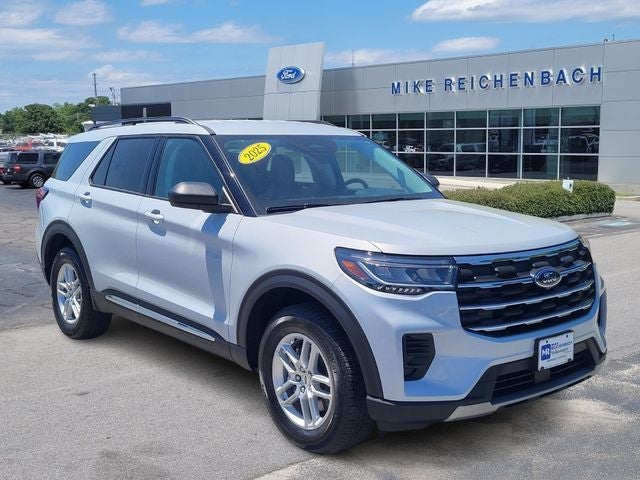 2025 Ford Explorer Active in White Metallic — front three-quarter view