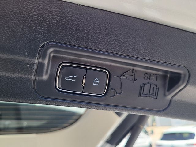 2025 Ford Explorer — detail view