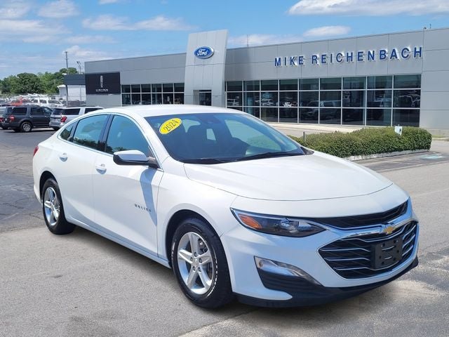 2024 Chevrolet Malibu LT 1LT in Summit White — front three-quarter view
